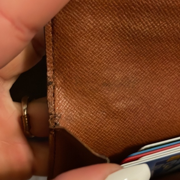 BEAUTIFUL LOUIS VUITTON WALLET - Picture 5 of 7